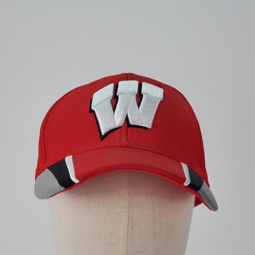 NCAA Wisconsin University Badgers Captivating Headwear Strapback Baseball‎ Hat